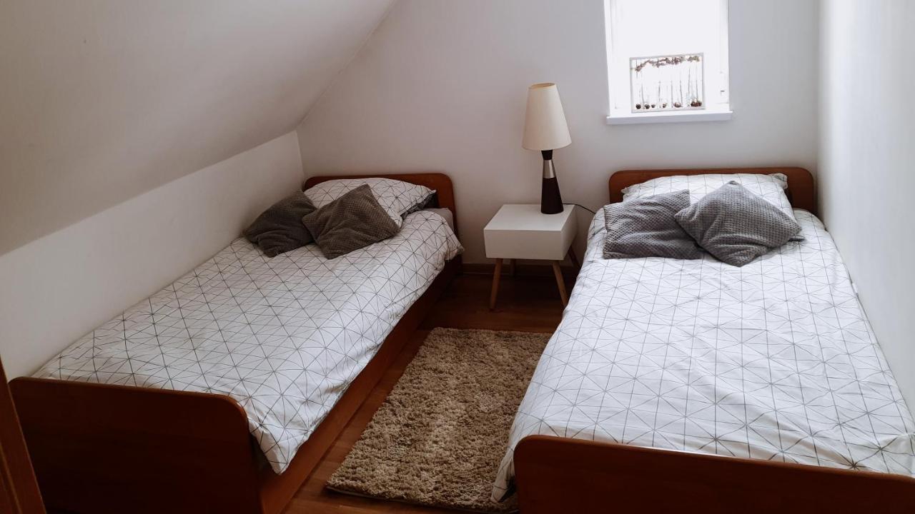 Apartament Deja Vu-Bieszczady Ustrzyki Dolne Bagian luar foto